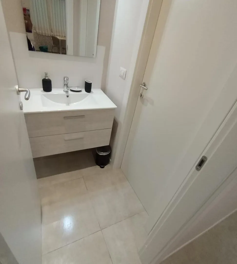 Gambara Metro Apartment Milano
